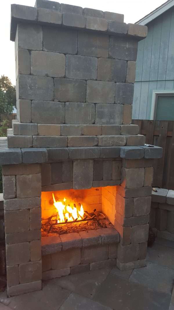 landscape accent lighting install by Boulder Falls Landscaping in Vancouver WA and Portland OR.